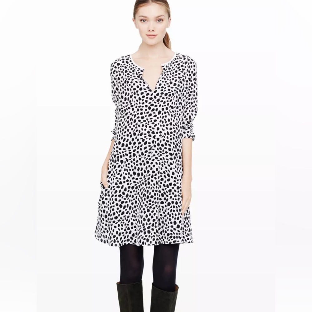 CLUB MONACO - Arleta 100% Silk Dress White w/ Black Print V nexk drop waist sz 6